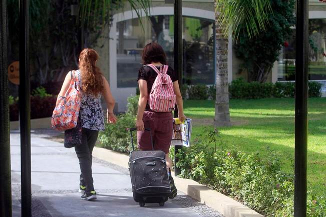 Hoteles buscan remontar la crisis