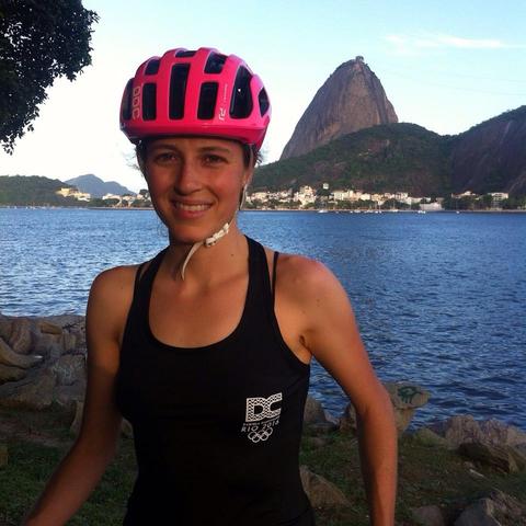 Arriba de la bici cumple sueños