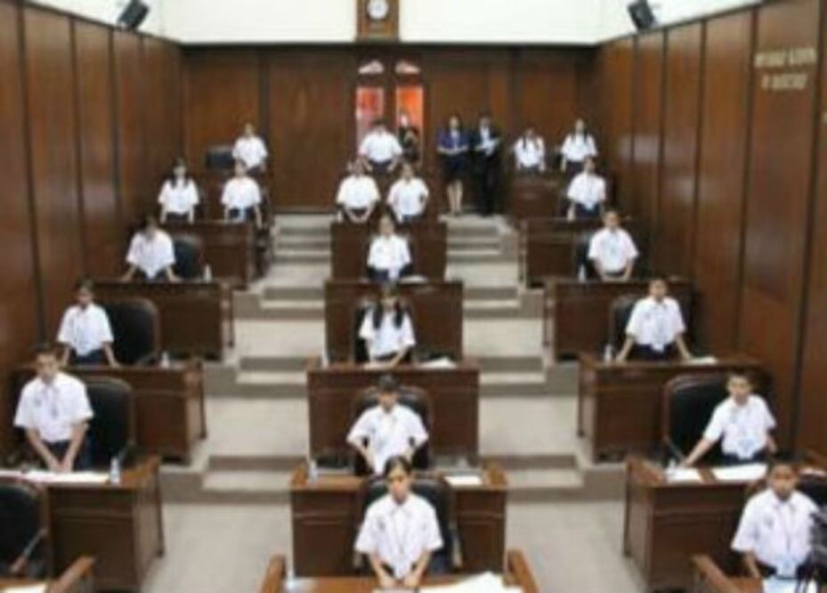 Alistan parlamento infantil