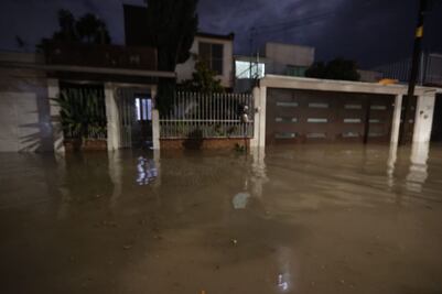 Se inunda Tejeda; lluvia genera caos en Corregidora