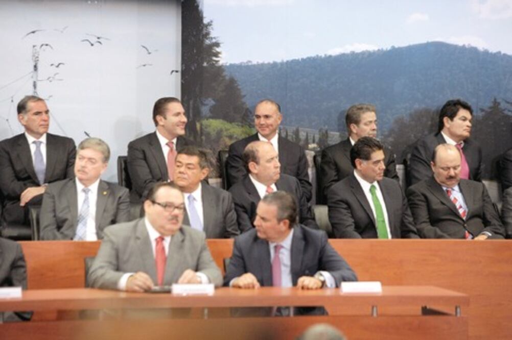 Calzada acude a presentación en Los Pinos