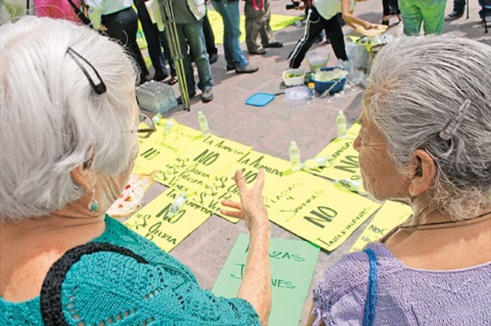 Solicitan retiro de ambulantes