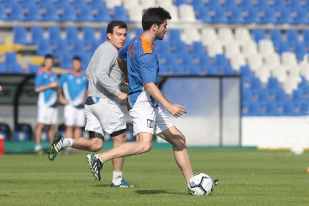 Marcha redoblada para Gallos