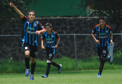 Gallitos se meten a octavos