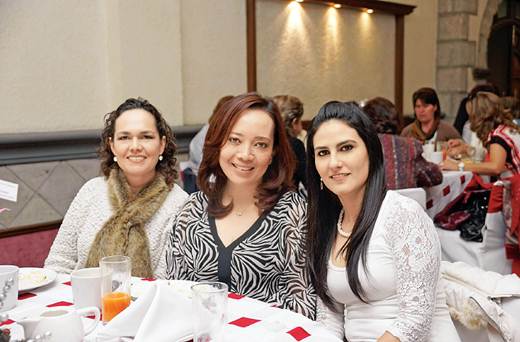 Organizan desayuno navideño