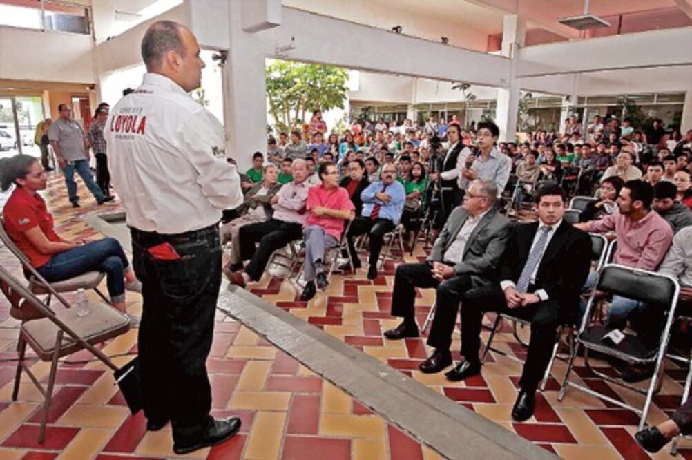 Loyola se compromete con jóvenes