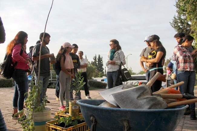 Celebran Día de la Tierra con limpieza en la UAQ