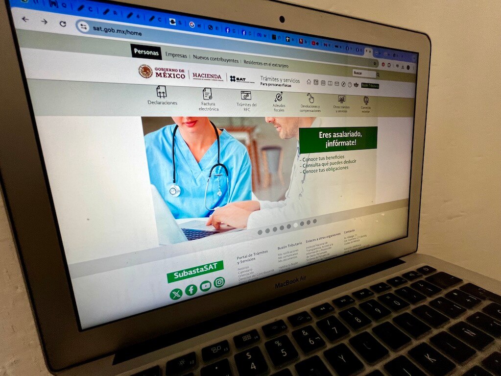 Contadores reportan fallas en portal del SAT