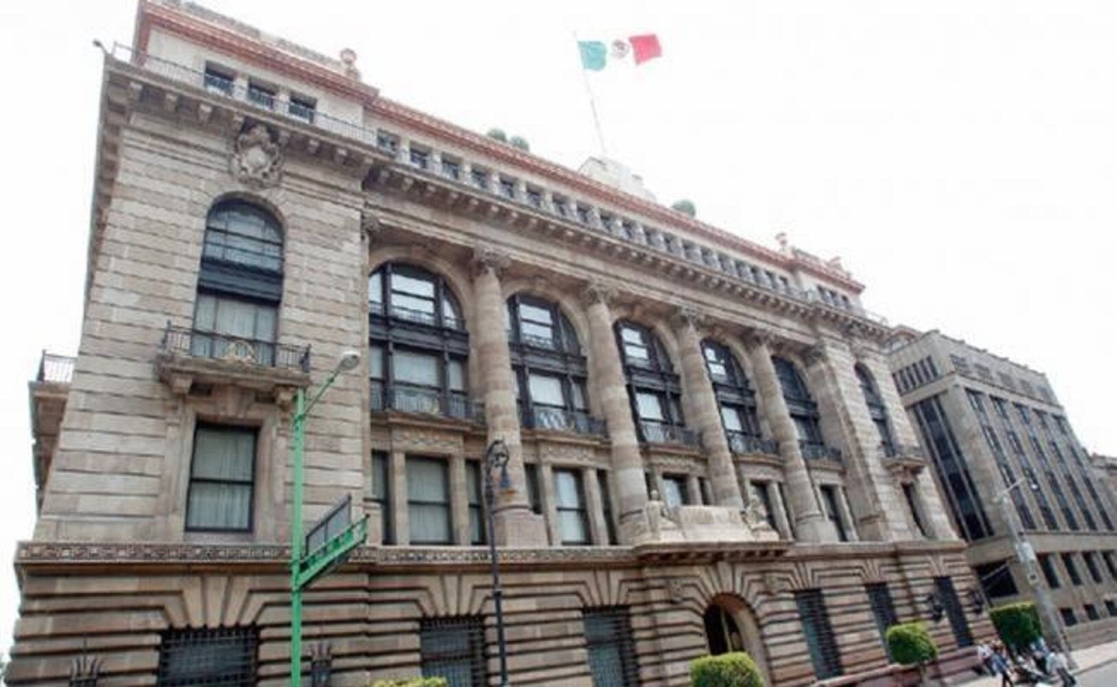 Banxico mantiene las tasas de interés
