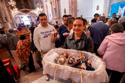 Queretanos muestran su fe entre tamales y niños Dios