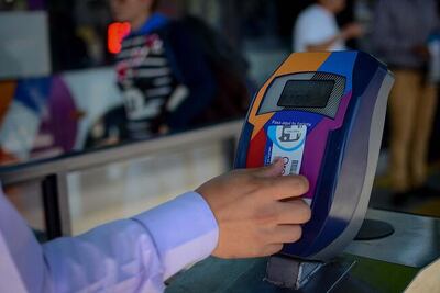 1 de cada 3 usuarios sí usa la tarjeta de prepago para el Qrobús