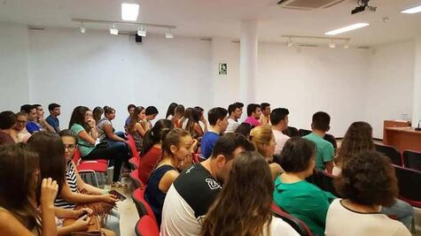 Van 115 alumnos al Young Business