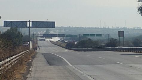 Cierran autopista México-Querétaro por labores de Pemex