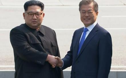 Kim Jong-un cruza la frontera hacia Surcorea para reunirse con Moon Jae-in