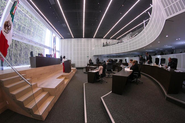 De acuerdo con la propuesta, la cantidad resultante de multiplicar el total del padrón electoral por 30% del valor de la Unidad de Medida y Actualización (UMA) se distribuirá de forma igualitaria entre los institutos políticos. (LUIS SÁNCHEZ. EL UNIVERSA)