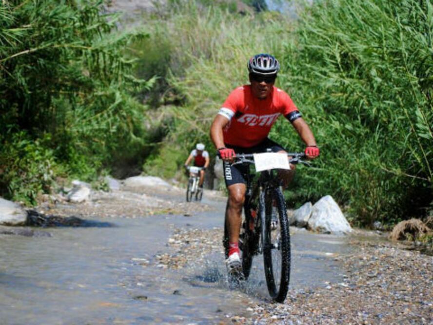 Molina domina el ciclismo de montaña