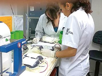 Acusan discriminación