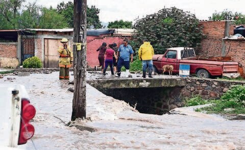 Exhorta PC a conducir con cuidado por lluvias