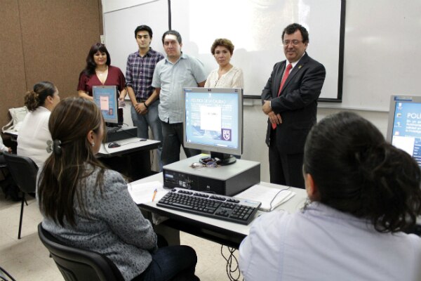 Capacita UAQ en herramientas web a personal