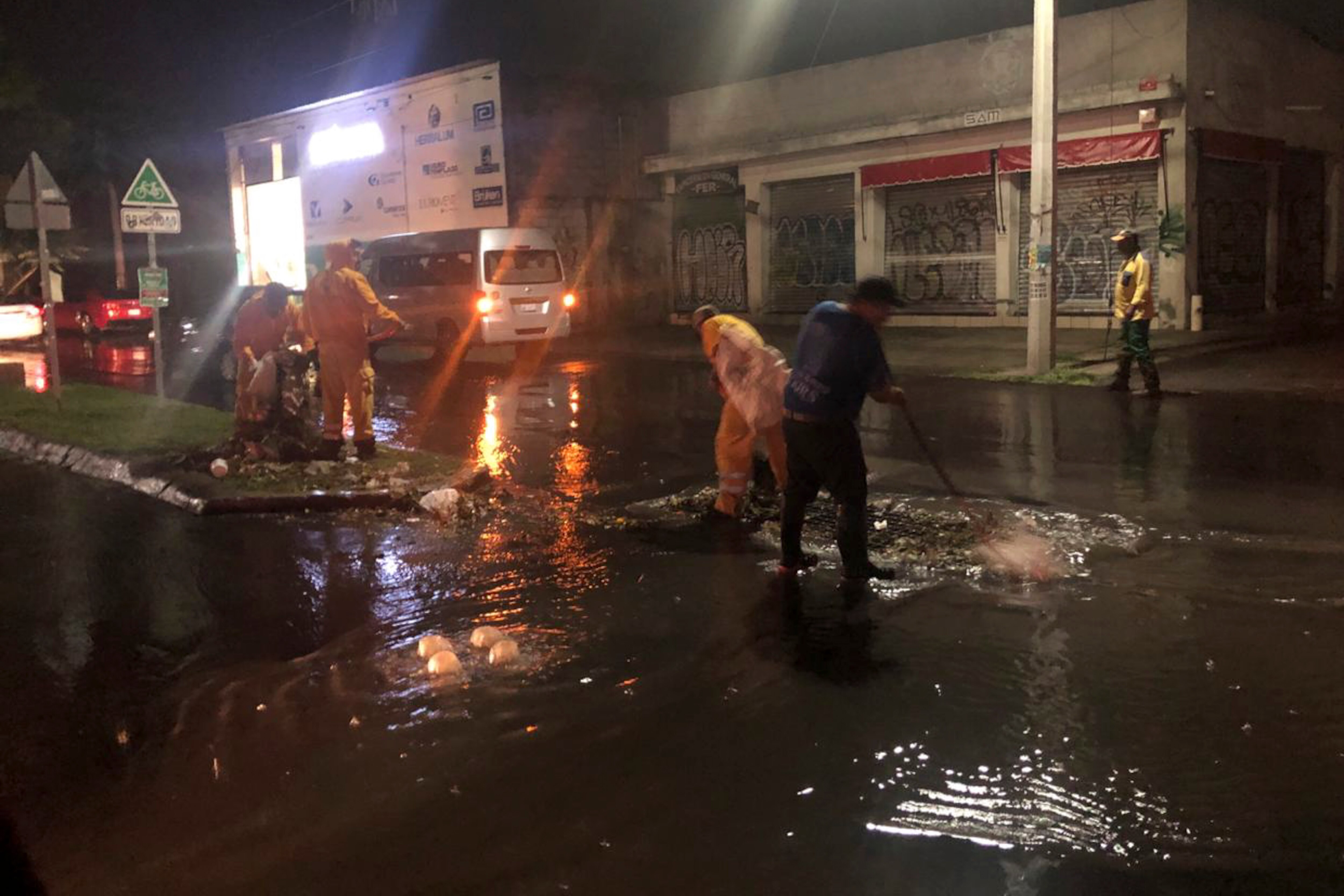 Urgen a capitalinos seguir indicaciones durante las lluvias