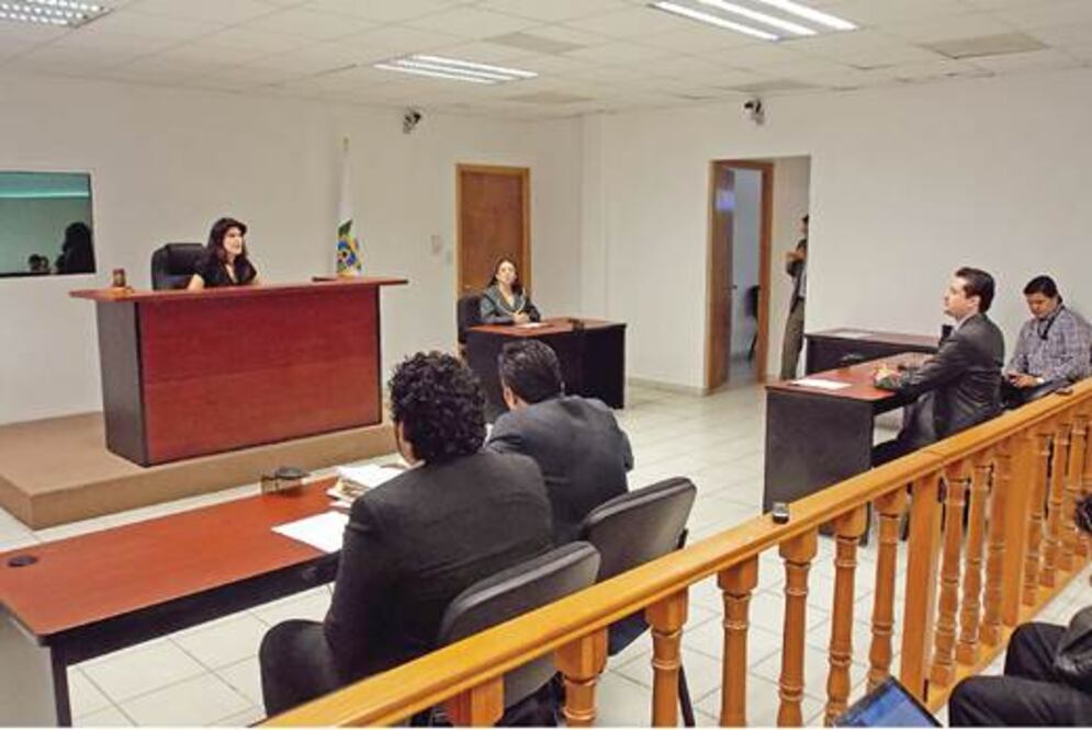 Analizan liberar a 33 prisioneros