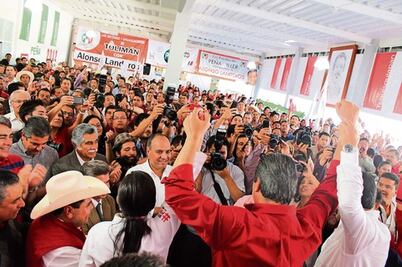 Candidato visita a priístas de la capital 