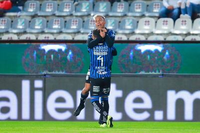 Gallos empata a dos goles con el Pachuca