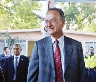 Aparecen incendiados autos con reporte de robo 