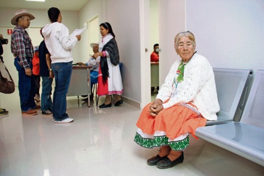 Buscan ayudar a mujeres otomíes