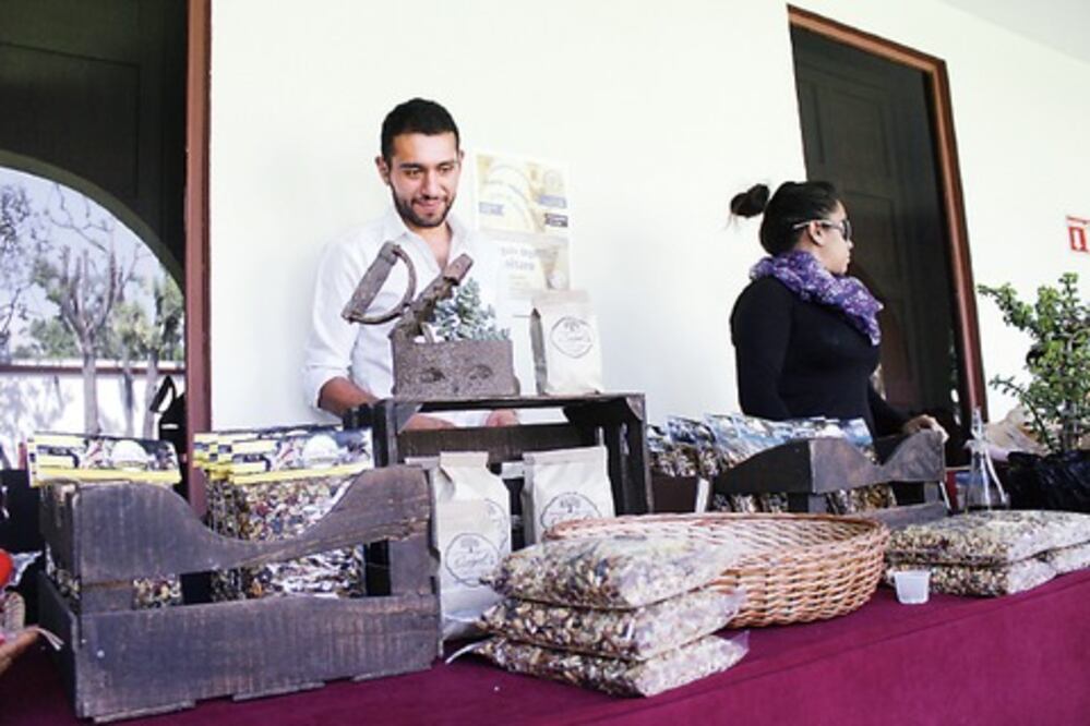 Empresario busca apoyar a jóvenes