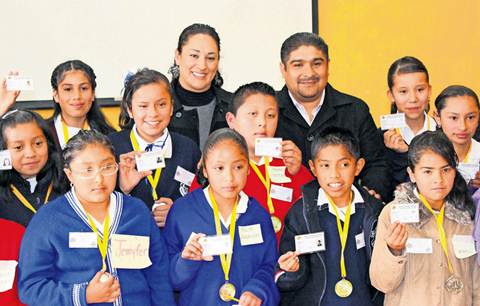 Ocuparán 30 niños cargos públicos 