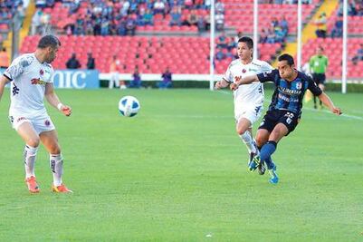 Gallos Blancos reaccionan a tiempo