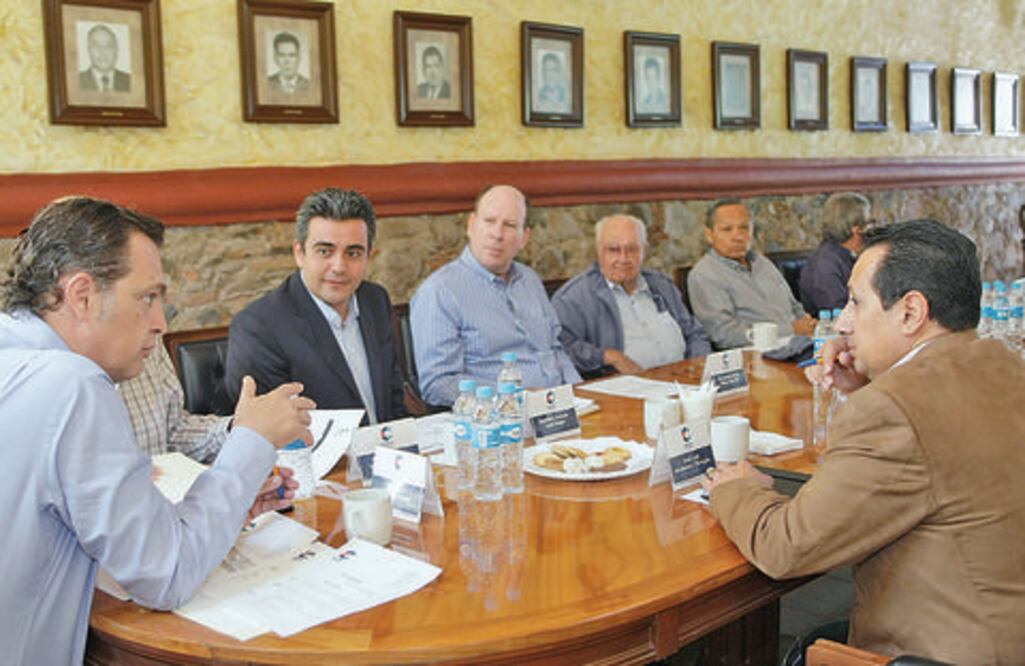 Encabeza Kuri reunión del Consejo Catastral