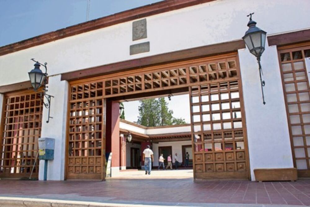 Recortan personal en Tequis por deudas