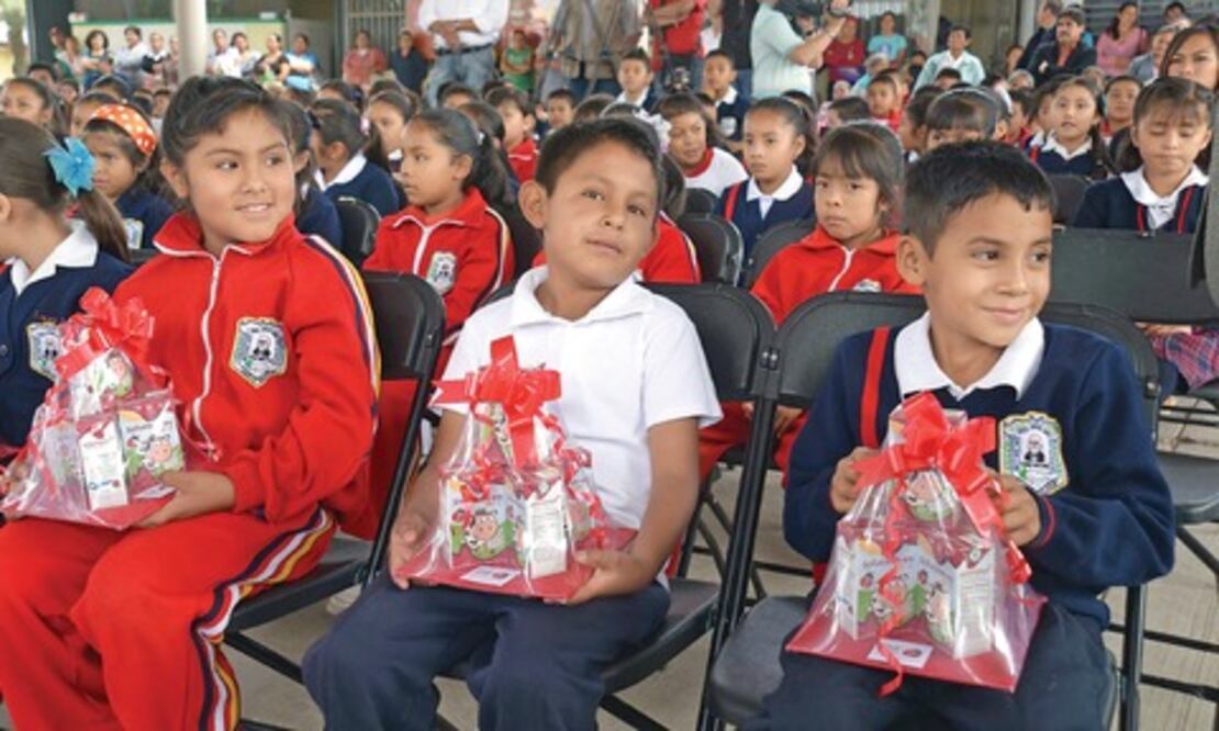 DIF estatal entrega raciones de leche