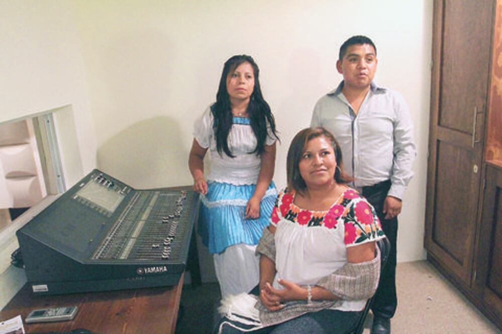 Radio Maxei, al rescate del otomí en el estado, señalan