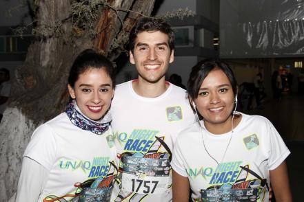 Fiesta en la UNAQ con OV7 y runners 