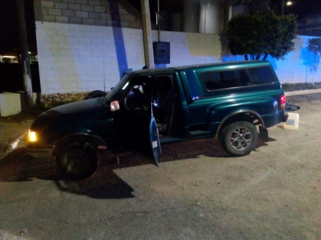 Detienen a dos presuntos huachicoleros