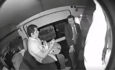 Regañan a joven por resistirse a asalto en combi