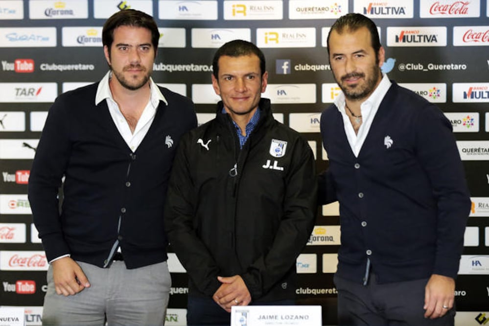 Querétaro le dio las gracias a Arturo Villanueva, presidente administrativo, Jaime Lozano, director técnico y Joaquín Beltrán, director deportivo. (IMAGO7)