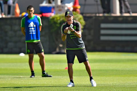 Ahora Carlos Esquivel es baja del Tri