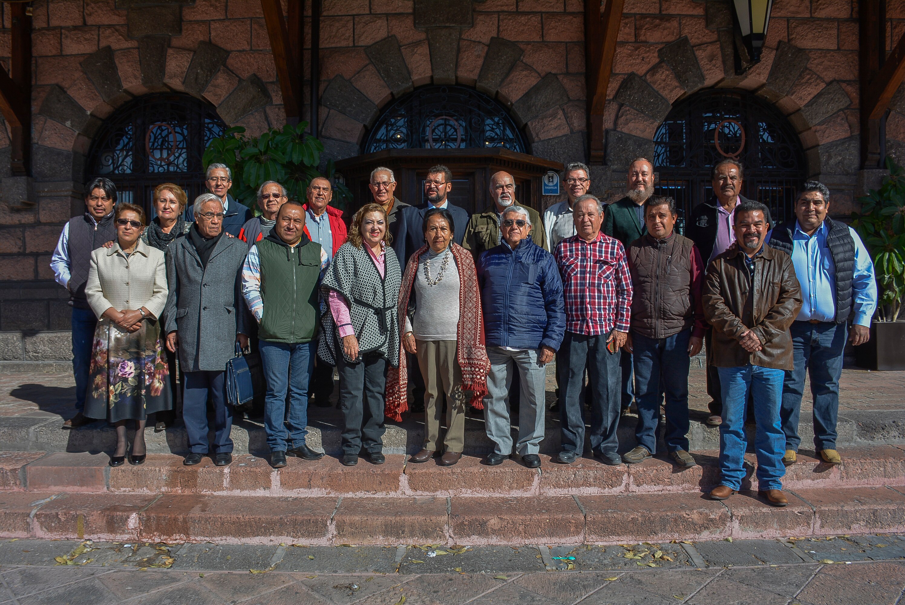 Cronistas buscan acercarse a jóvenes