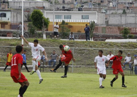 Gallos y Corregidores, a la par en la Tercera División
