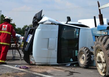 Volcadura en el libramiento Sur-poniente