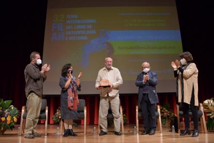Rinden homenaje a Manuel Oropeza 