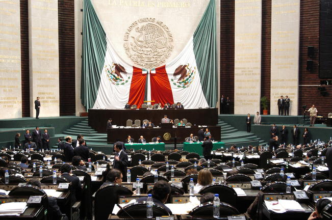 Pide MAV  eliminar diputaciones pluris