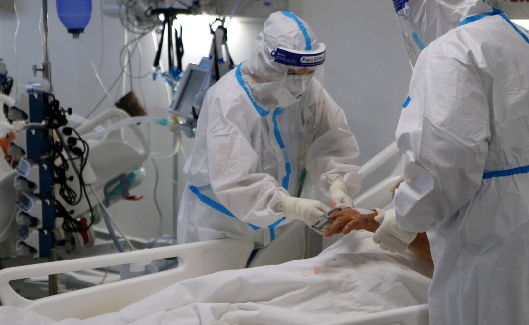 Nueva cepa del coronavirus en Reino Unido se está expandiendo de forma acelerada, advierten