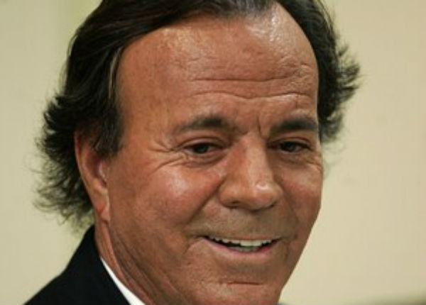 Julio Iglesias grabará disco de duetos en 2013