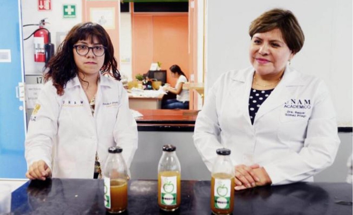 Samanta González Téllez y Raquel Gómez Pliego. Foto: UNAM