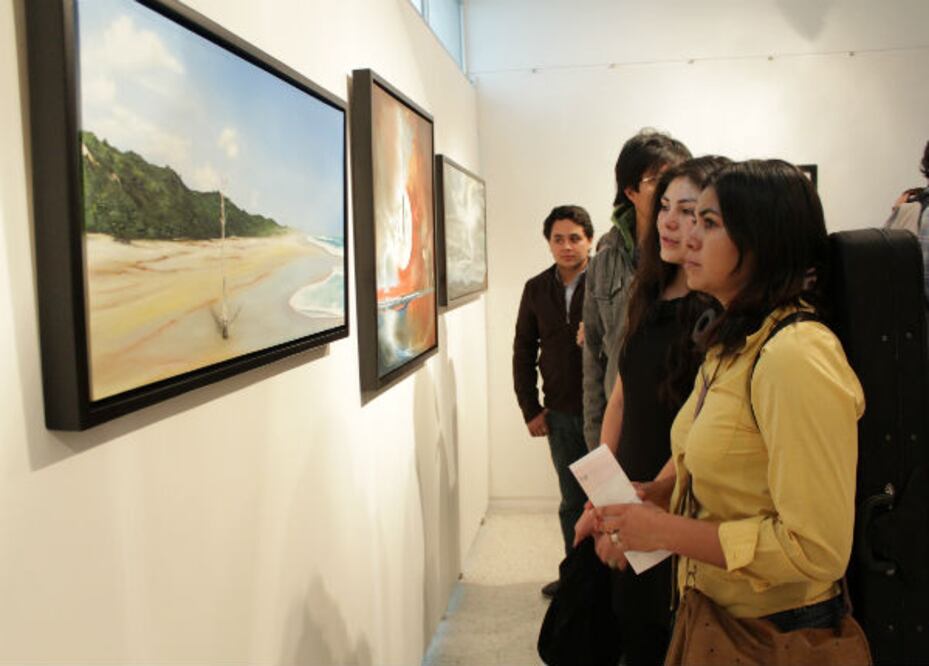 UAQ inaugura exposición “Más allá de lo manifiesto”